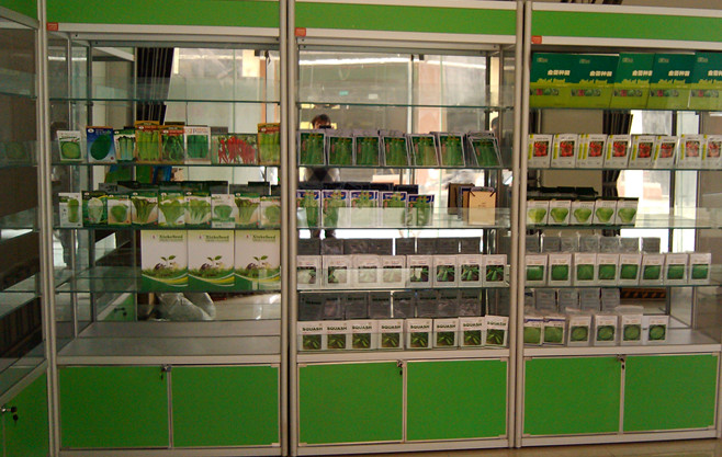 店内产品摆设